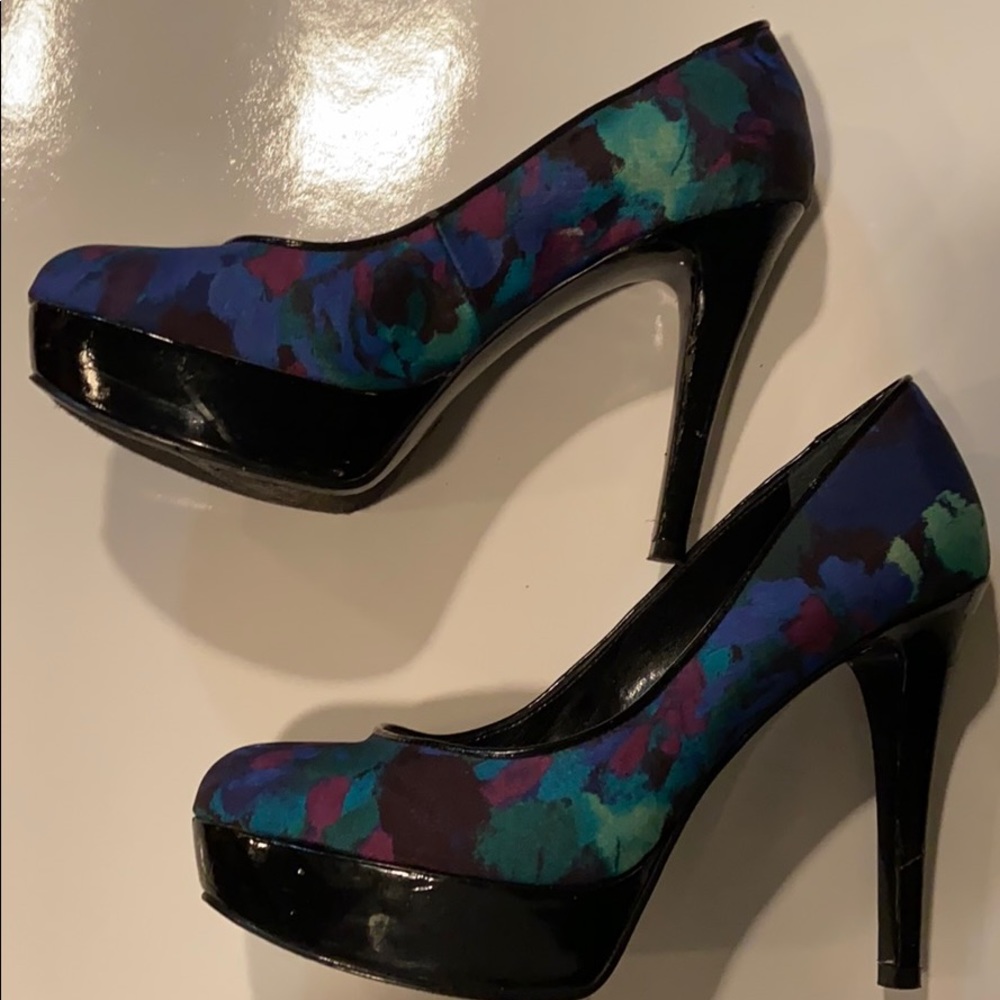 Nine West Gardenia Platforms - Picture 4 of 4